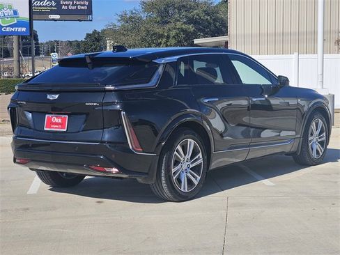 Used 2024 Cadillac Lyriq Tech image 6