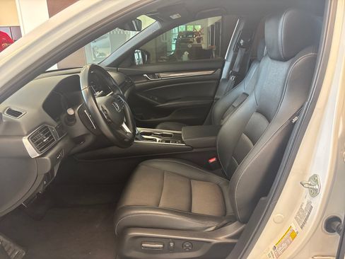Used 2022 Honda Accord Sport image 11