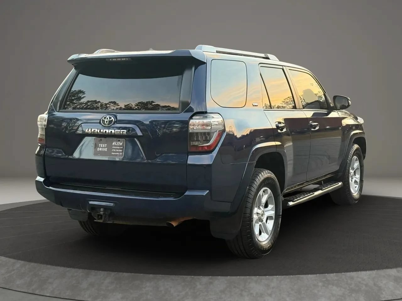 Used 2017 Toyota 4Runner SR5 Premium RWD image 4