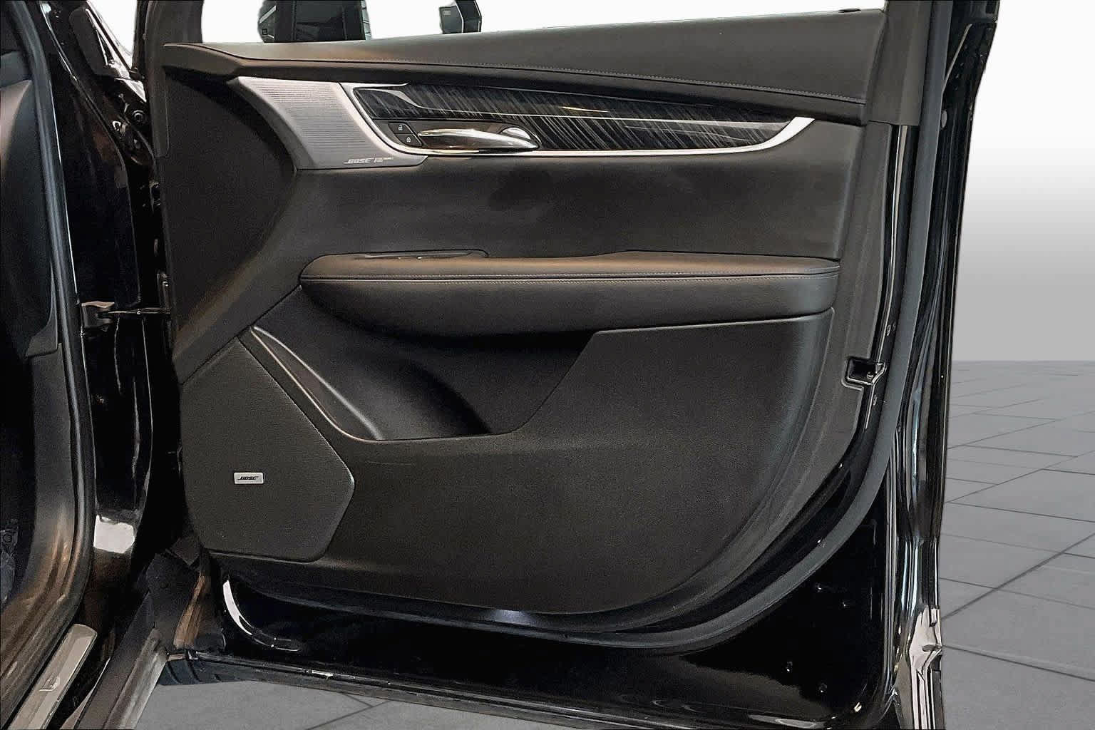 Used 2024 Cadillac XT6 Premium Luxury FWD image 23