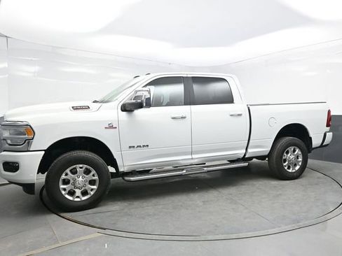 Used 2024 RAM 2500 Laramie AWD/4WD image 3