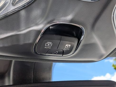 Used 2022 Jeep Compass Latitude w/ Sun and Sound Group AWD/4WD image 20
