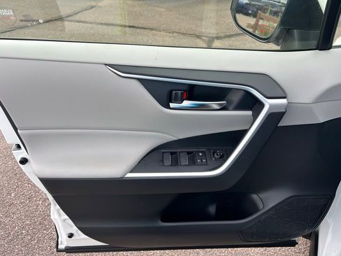 Used 2025 Toyota RAV4 XLE w/ Convenience Package image 33