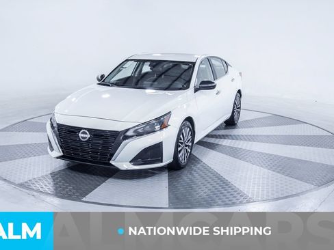 Used 2025 Nissan Altima 2.5 SV FWD image 2