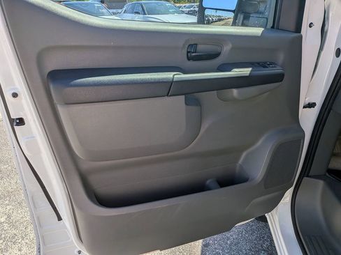 Used 2021 Nissan NV 3500 SL image 10