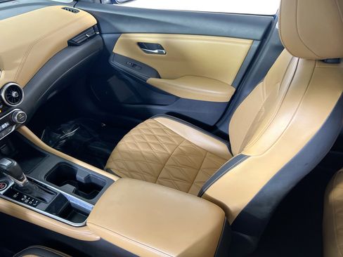 Used 2024 Nissan Sentra SV w/ SV Premium Package image 24