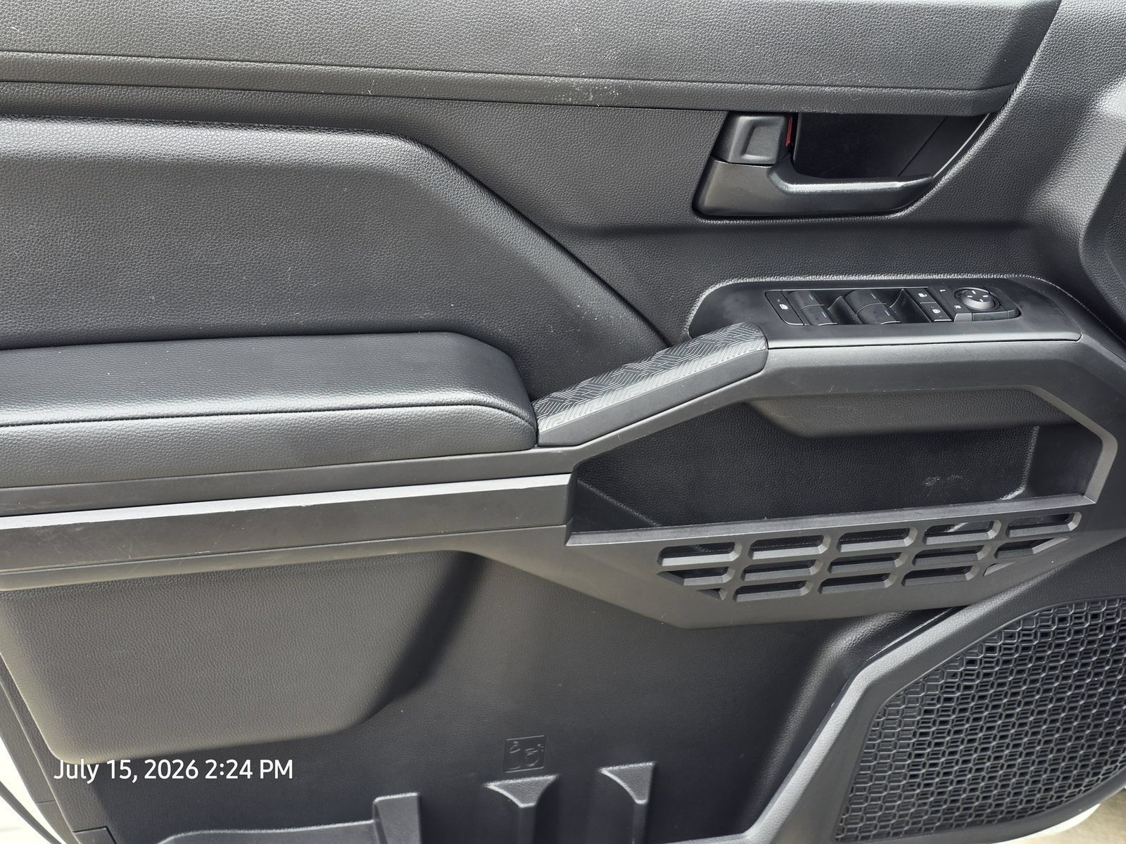 Used 2025 Toyota Tacoma SR RWD image 15
