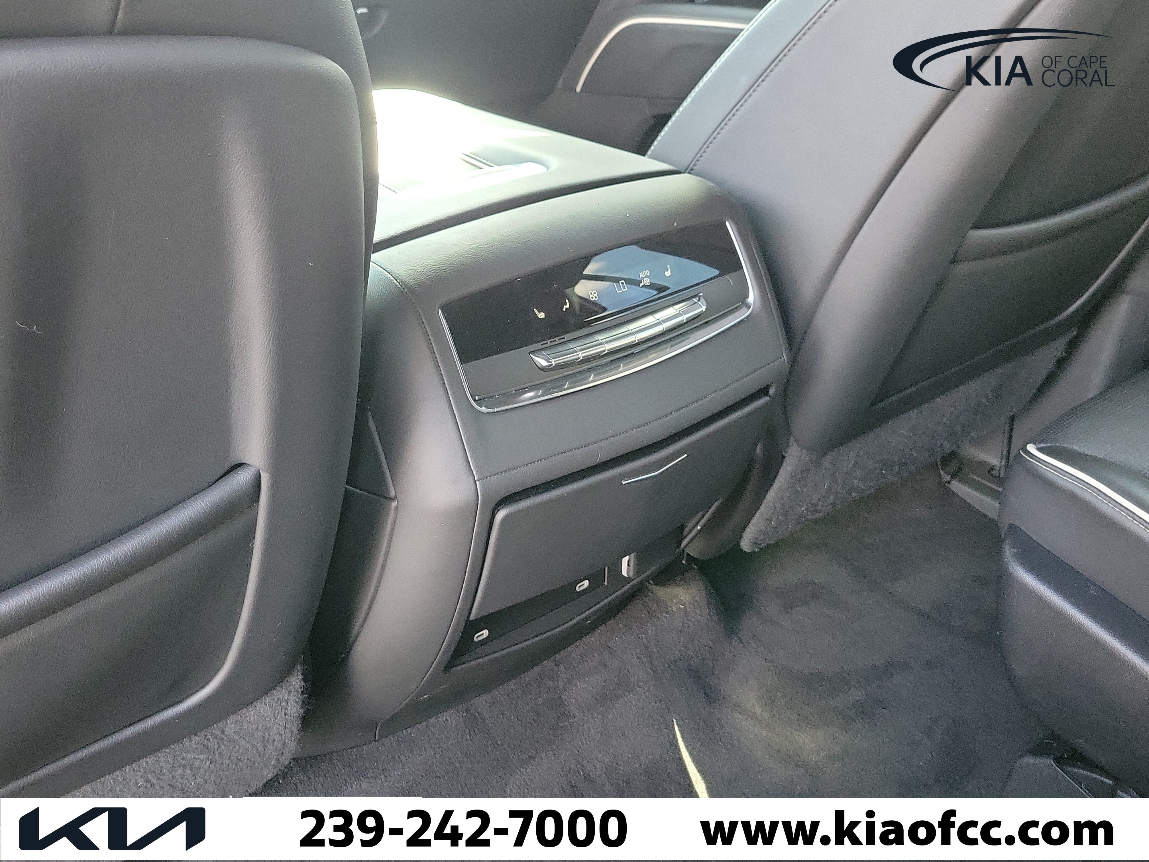 Used 2023 Cadillac Escalade Sport AWD/4WD image 14