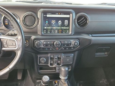 Used 2021 Jeep Wrangler Unlimited Sahara image 24