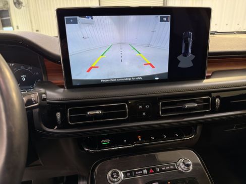 Used 2023 Lincoln Nautilus Reserve w/ Luxury Package image 18