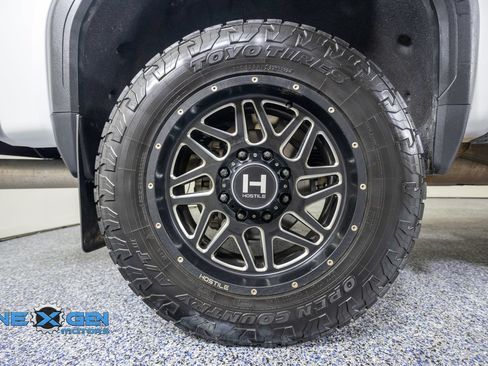 Used 2023 GMC Sierra 2500 Denali w/ Denali Ultimate Package AWD/4WD image 47