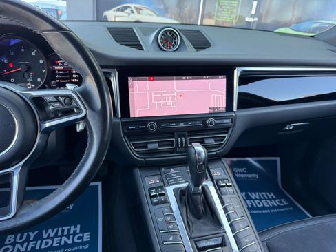 Used 2021 Porsche Macan image 24