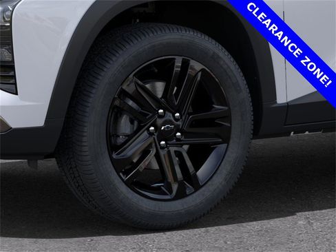 New 2025 Chevrolet Trax ACTIV w/ Driver Confidence Package image 9