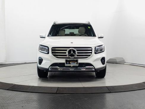 Certified 2026 Mercedes-Benz GLB 250 4MATIC image 2