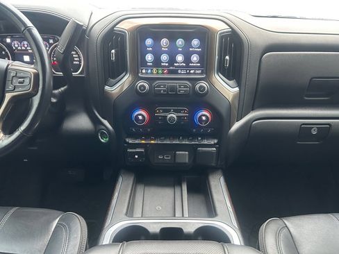 Used 2022 Chevrolet Silverado 1500 High Country w/ Technology Package AWD/4WD image 13