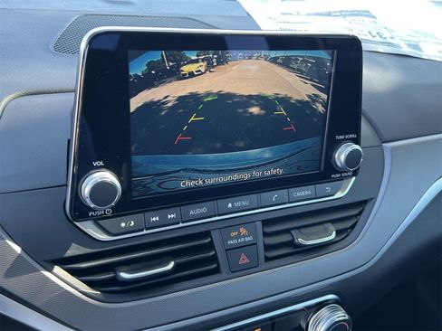 New 2025 Nissan Altima 2.5 SR image 12