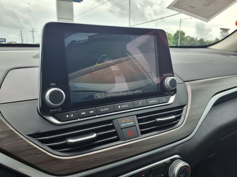 Used 2025 Nissan Altima 2.5 SV FWD image 26