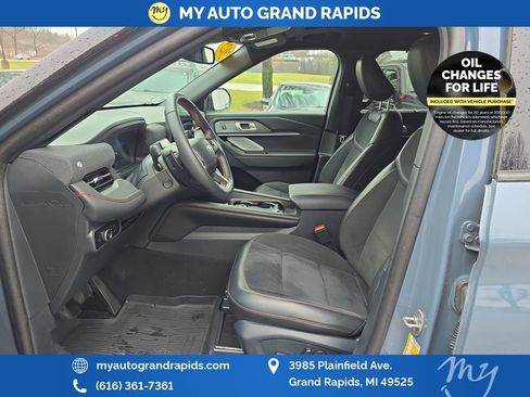 Used 2025 Ford Explorer ST AWD/4WD image 9