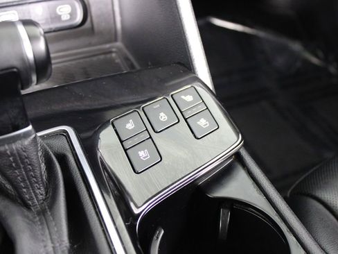 Used 2023 Kia Sportage SX image 12