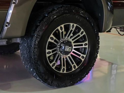 Used 2016 Ford F250 Lariat w/ Chrome Package image 47