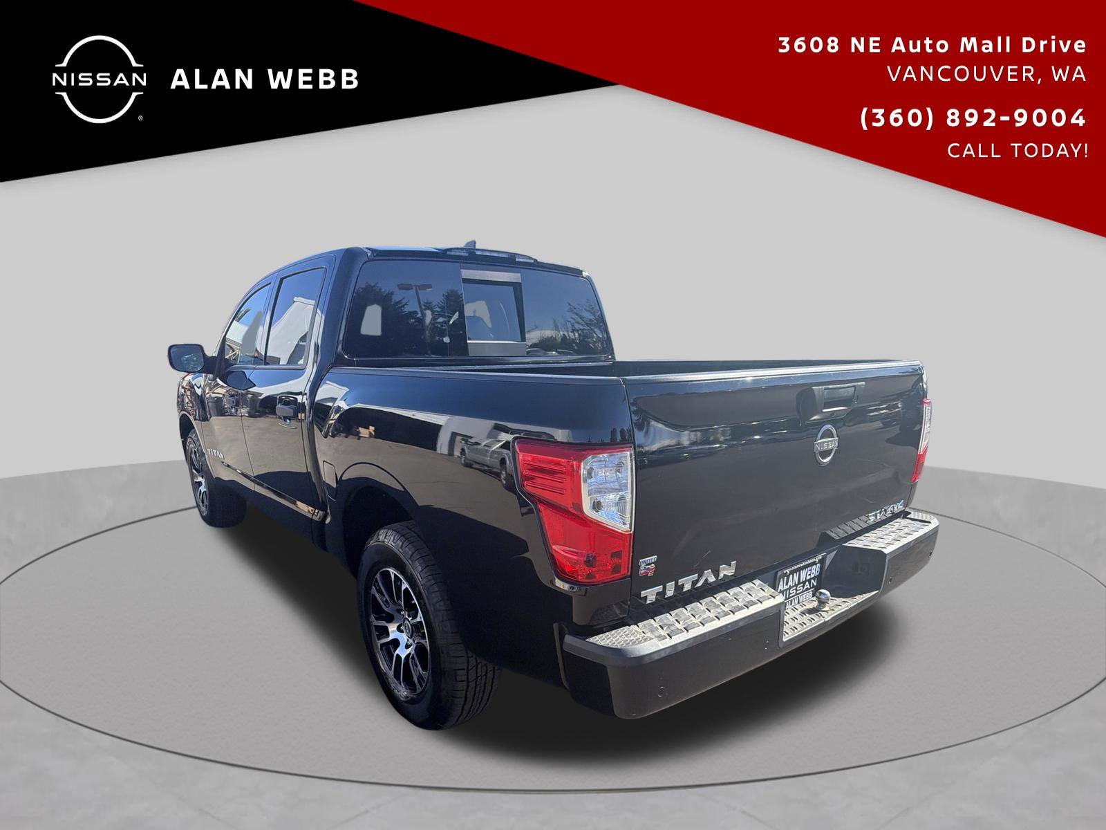Used 2023 Nissan Titan SV AWD/4WD image 5