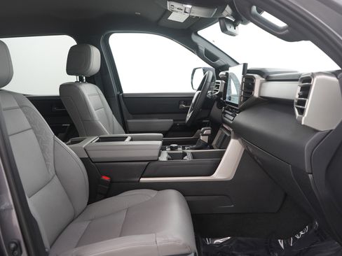 Used 2025 Toyota Tundra Limited image 10