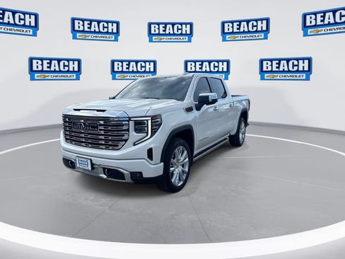 Used 2023 GMC Sierra 1500 Denali w/ Denali Reserve Package AWD/4WD image 4