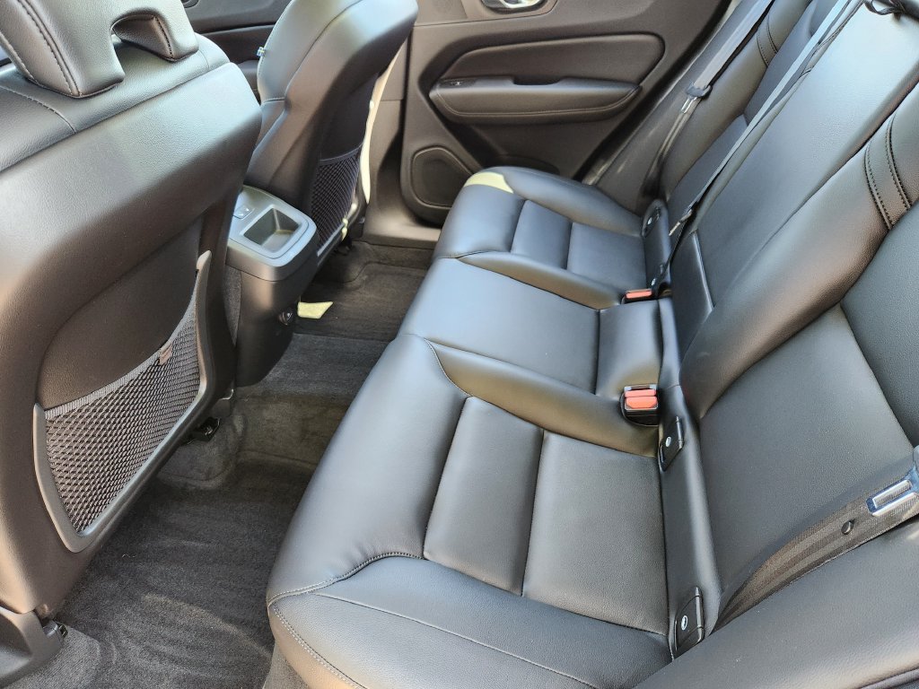 Used 2025 Volvo XC60 B5 Core w/ Protection Package Premier AWD/4WD image 21