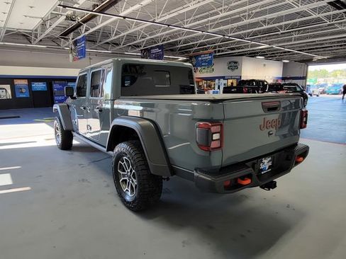 Used 2025 Jeep Gladiator Mojave w/ Safety Group image 8