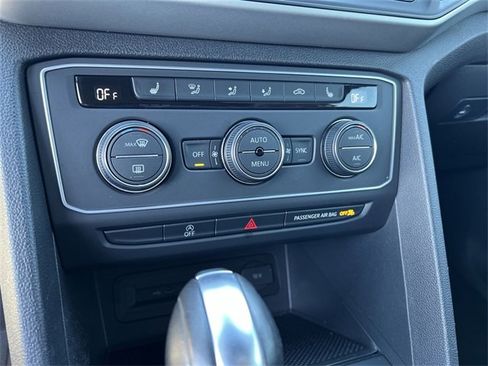 Used 2021 Volkswagen Atlas Cross Sport SE image 17