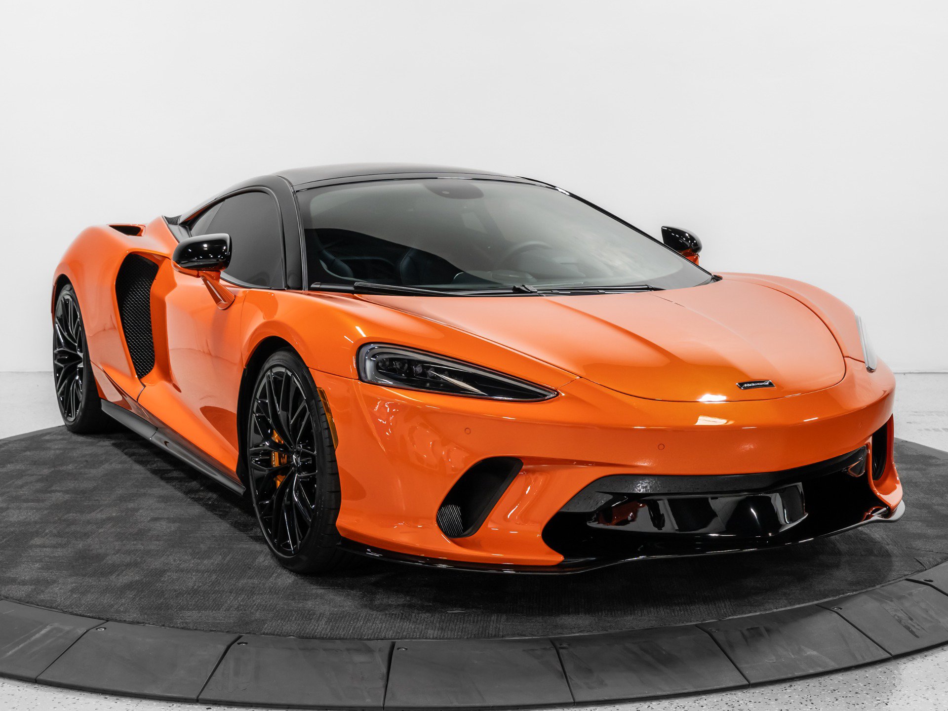 Used 2023 McLaren GT RWD image 11