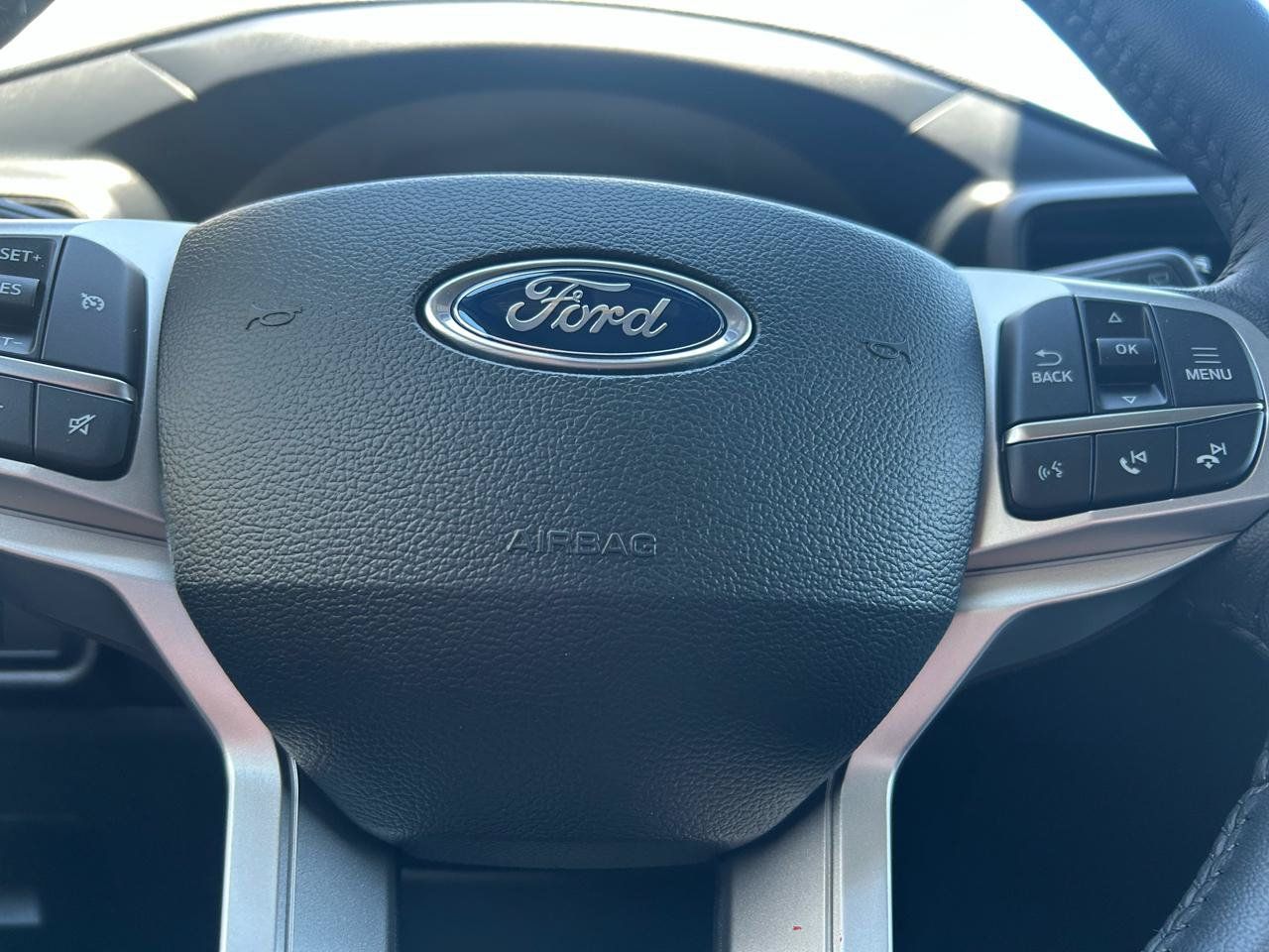 Used 2024 Ford Explorer XLT RWD image 18