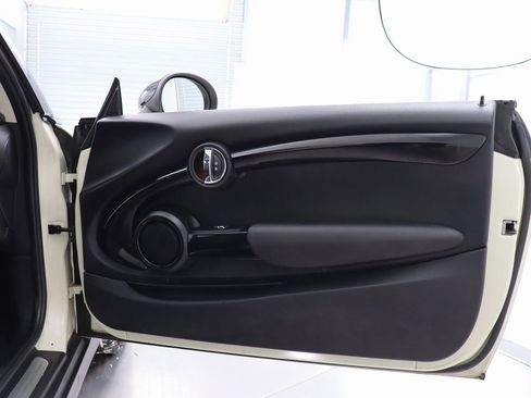 Used 2019 MINI Cooper 2-Door Hardtop image 26