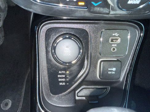 Used 2018 Jeep Compass Limited w/ Navigation Group image 17