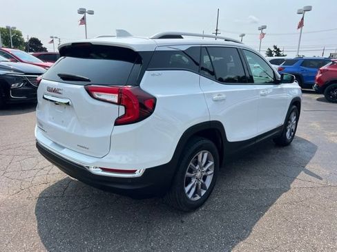 Used 2023 GMC Terrain SLT w/ LPO, Floor Liner Package AWD/4WD image 5