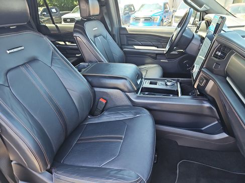 Used 2024 Ford Expedition Platinum RWD image 10