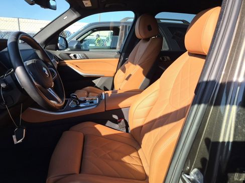 Used 2023 BMW X5 xDrive40i w/ M Sport Package image 5