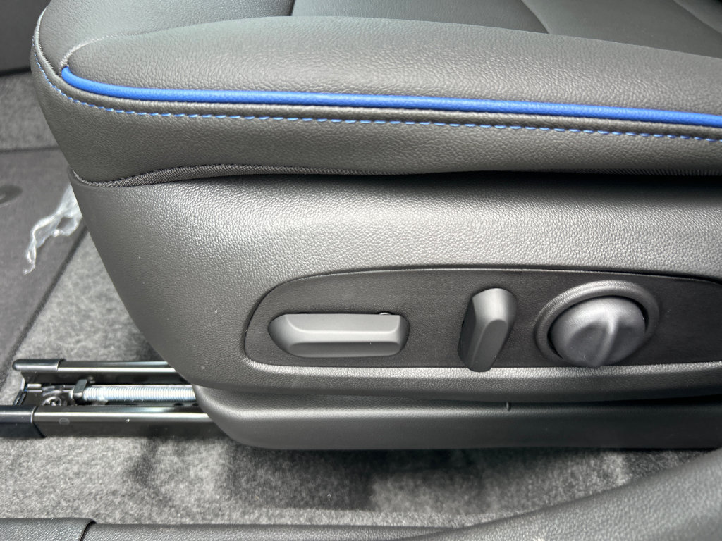 New 2026 Buick Envista Sport Touring w/ Convenience I Package FWD image 17