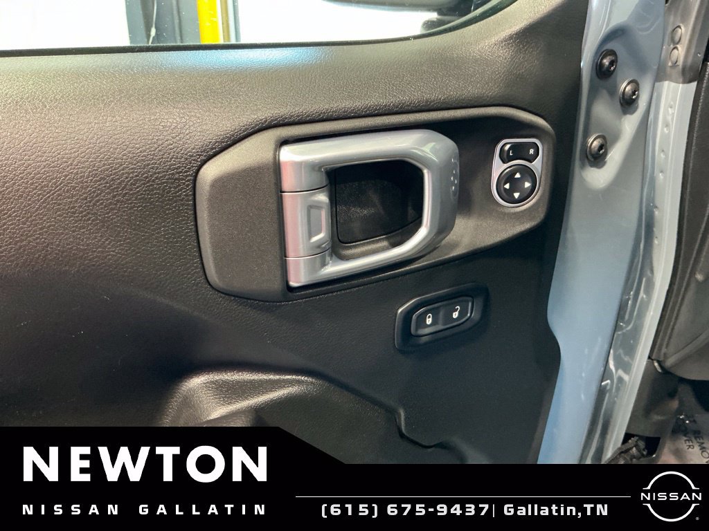 Used 2024 Jeep Wrangler Unlimited Rubicon AWD/4WD image 45