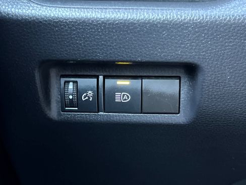 Used 2022 Toyota RAV4 LE AWD/4WD image 29
