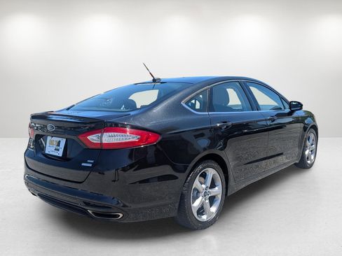 Used 2015 Ford Fusion SE image 5