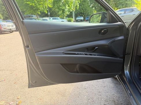 Certified 2025 Hyundai Elantra Sport FWD image 20