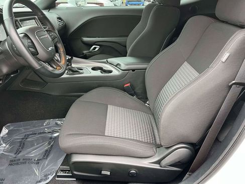 Used 2023 Dodge Challenger R/T w/ Blacktop Package image 10