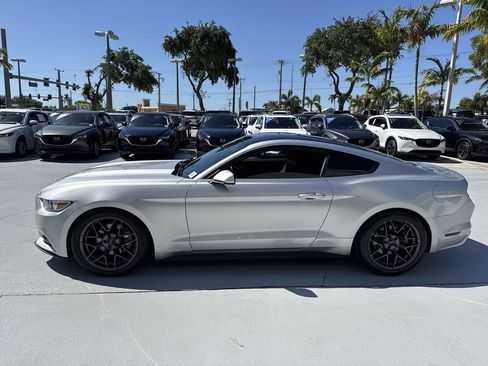 Used 2016 Ford Mustang Coupe RWD image 11