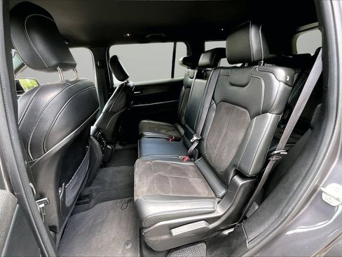 Used 2023 Jeep Grand Cherokee L Laredo AWD/4WD image 21