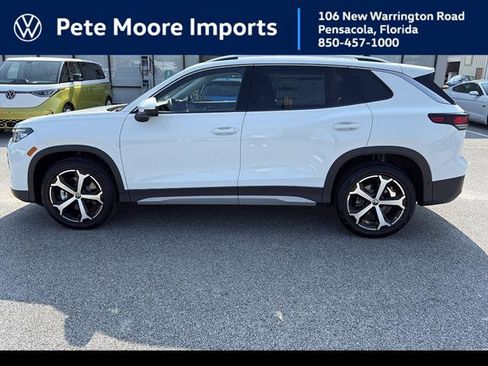 New 2025 Volkswagen Tiguan SE image 1