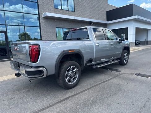 Used 2025 GMC Sierra 2500 SLT w/ SLT Premium Package image 6