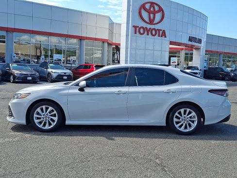 Certified 2022 Toyota Camry LE FWD image 4