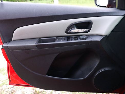 Used 2015 Chevrolet Cruze L FWD image 37