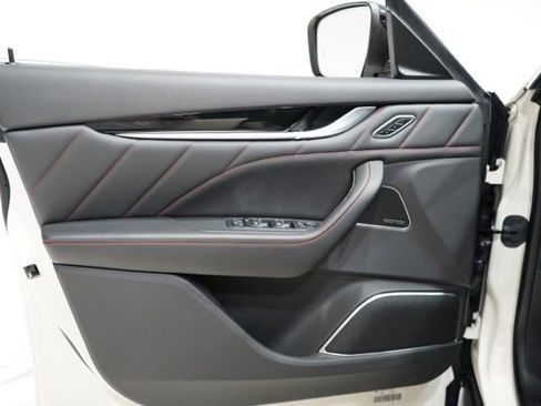 Used 2024 Maserati Levante GT Ultima image 18